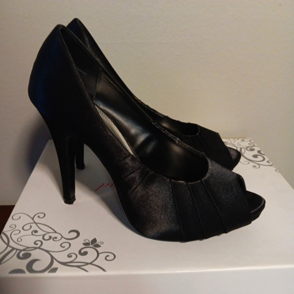 Lulu Towsend, Black Satin Peep Toe Stillettos with pleated accents. Size 10